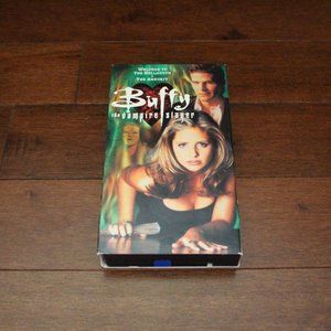 VHS film ~ "BUFFY THE VAMPIRE SLAYER 1998"